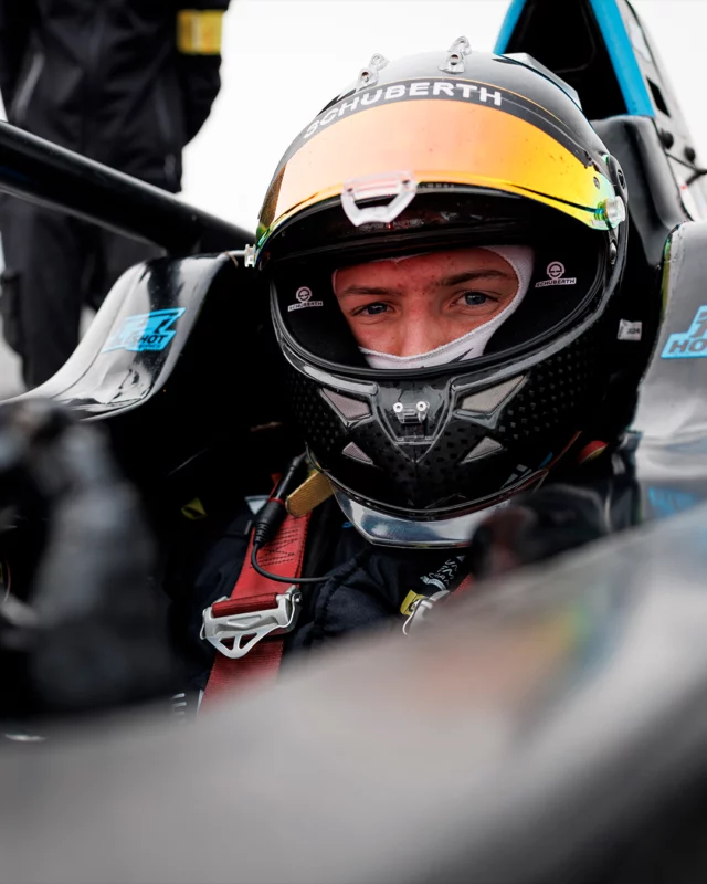 🔥 Deux championnats. Un circuit.

Février 2025, sous le soleil (et parfois la pluie) du Qatar : j’ai eu la chance de couvrir les courses de Formula 4 et de Formula Regional Middle East sur l’impressionnant circuit international de Lusail.
Entre jeunes talents affamés de performance et batailles stratégiques sur un tracé exigeant, chaque instant méritait d’être capté.

📍 Lusail International Circuit
🏎️ F4 & Formula Regional Middle East

#F4UAE #FRMiddleEast #LusailCircuit #MotorsportPhotography #QatarGP #RacingSeason2025 #BehindTheLens #Formula4 #FRME #TracksideVibes